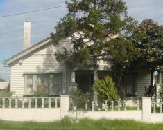 The same old house at 456 Brunswick Road still there 43 years later in 2008 - taken by Andy; thanks Andy!